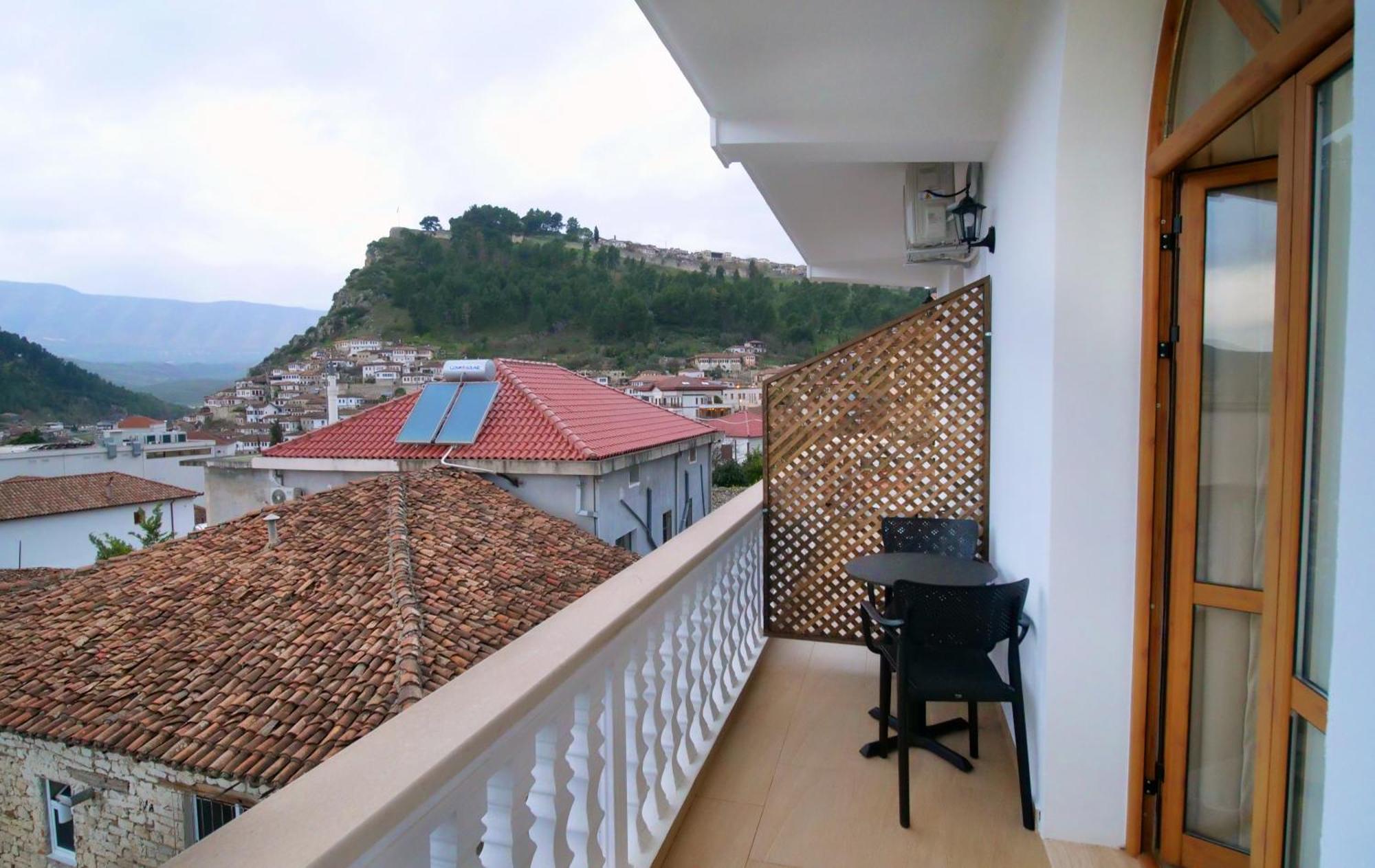 Vila Malasi Berat Exterior foto